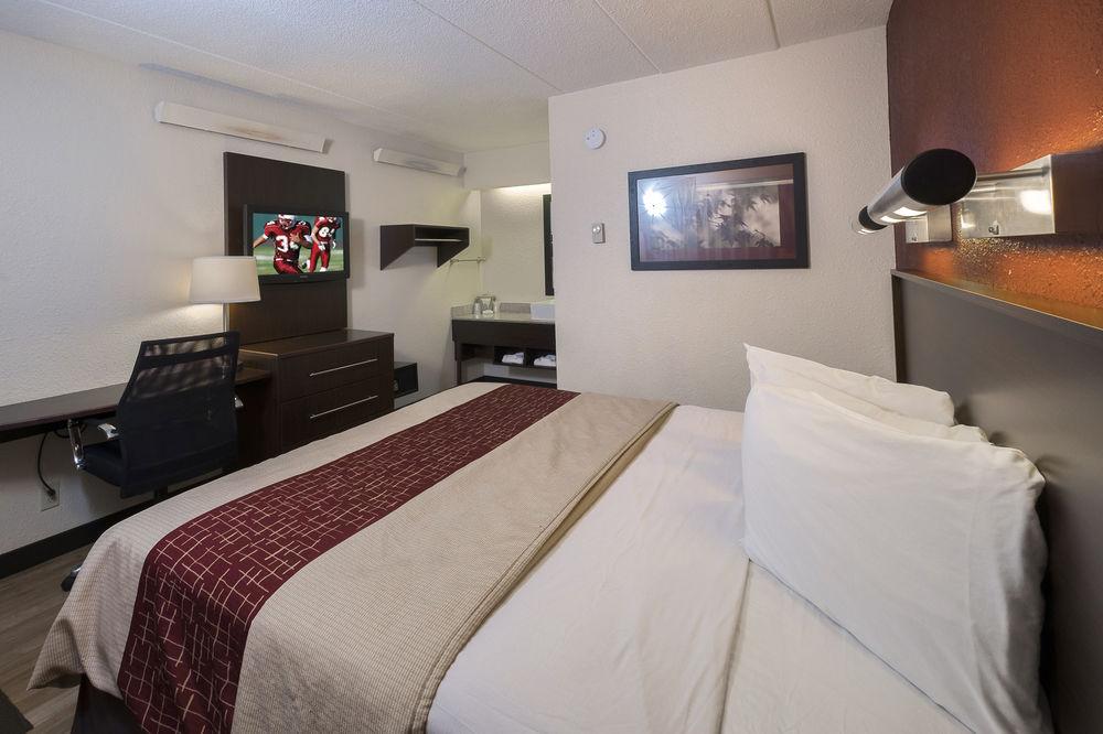 Red Roof Inn Plus+ Wilmington - Newark Christiana Екстериор снимка