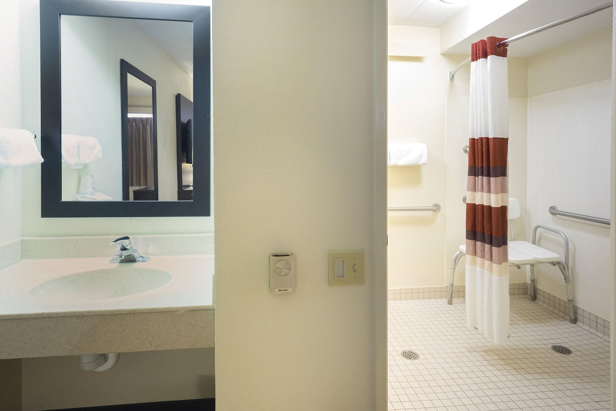 Red Roof Inn Plus+ Wilmington - Newark Christiana Екстериор снимка