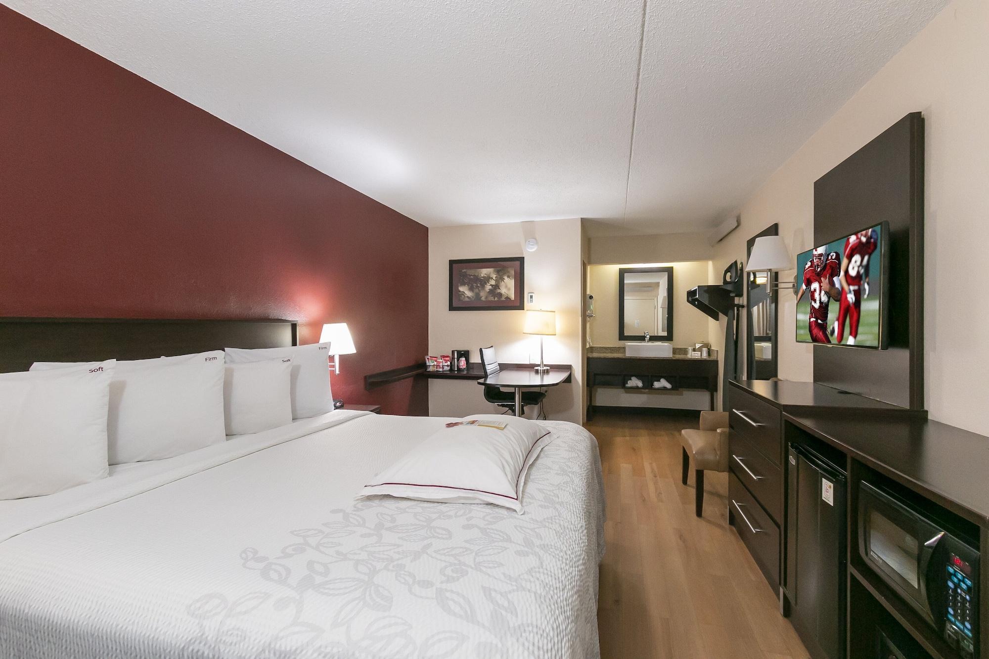 Red Roof Inn Plus+ Wilmington - Newark Christiana Екстериор снимка