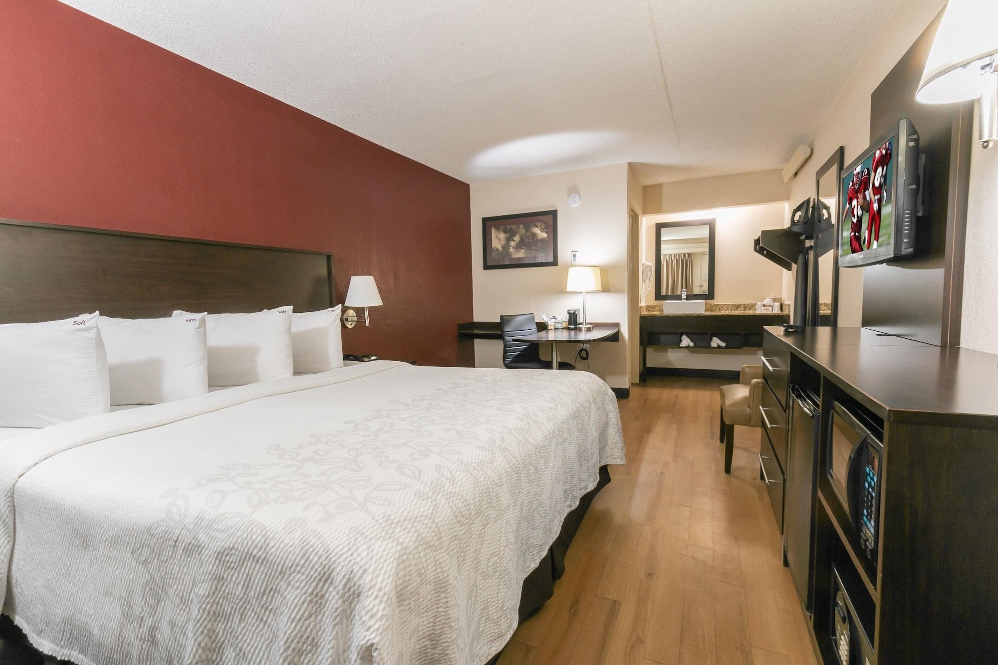 Red Roof Inn Plus+ Wilmington - Newark Christiana Екстериор снимка