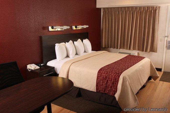 Red Roof Inn Plus+ Wilmington - Newark Christiana Стая снимка