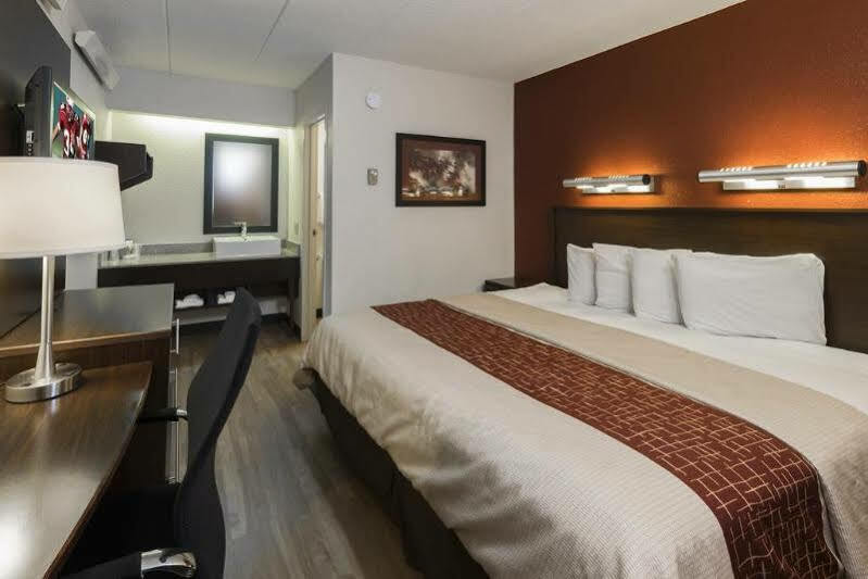 Red Roof Inn Plus+ Wilmington - Newark Christiana Екстериор снимка