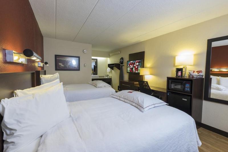 Red Roof Inn Plus+ Wilmington - Newark Christiana Екстериор снимка